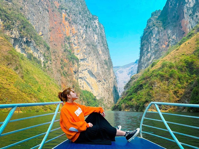 Đến Hà Giang nhất định phải chèo thuyền kayak sông Nho Quế - Ảnh 1.