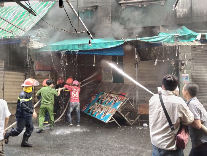 1 tháng, 18 người thương vong do cháy - Ảnh 1.