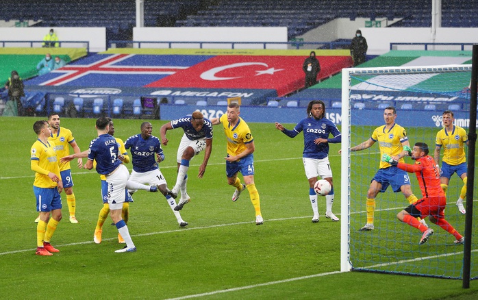 James Rodriguez thể hiện quyền năng, Everton chiếm ngôi đầu Ngoại hạng - Ảnh 5.
