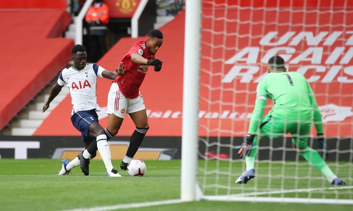 90 phút kinh hoàng, Tottenham bắn phá thánh địa Old Trafford - Ảnh 1.