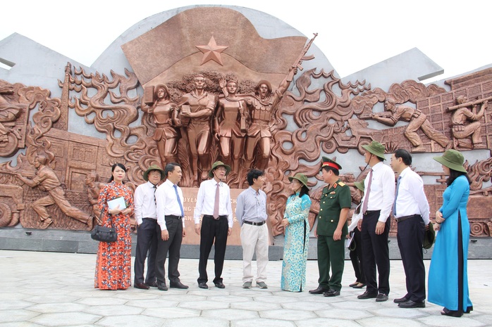 Khánh thành khu truyền thống cách mạng Cuộc Tổng tiến công và nổi dậy Xuân Mậu Thân 1968 - Ảnh 2.