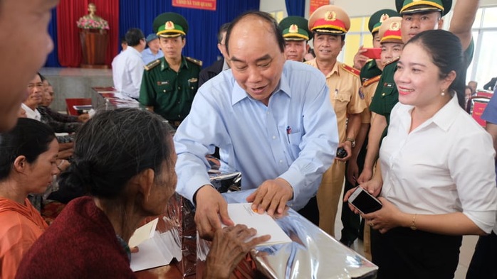 Thủ tướng Nguyễn Xuân Phúc: Điều trị miễn phí, tốt nhất cho nạn nhân Trà Leng - Ảnh 3.