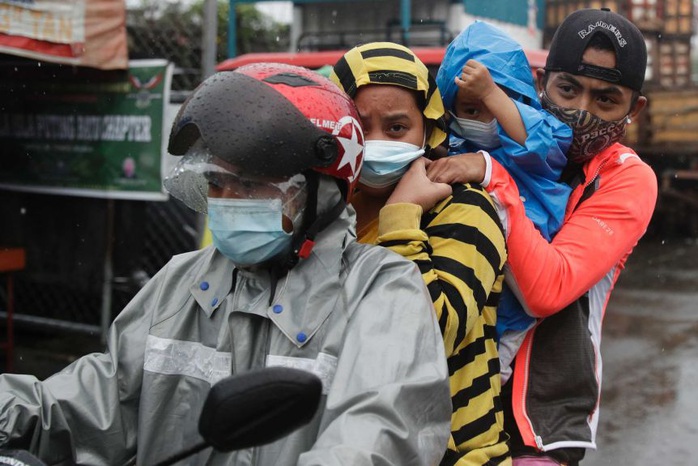 Philippines: Siêu bão Goni đổ bộ lần 3, tàn phá trên diện rộng - Ảnh 2.