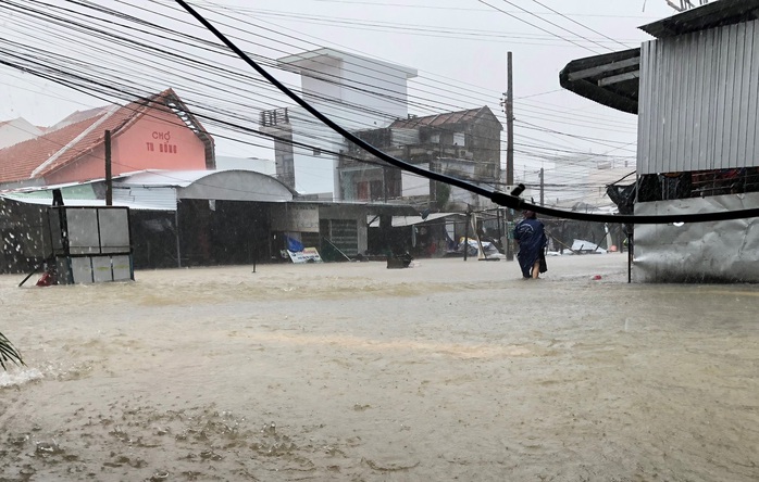 Khánh Hòa: Thiệt hại ban đầu do bão số 12 - Ảnh 3.