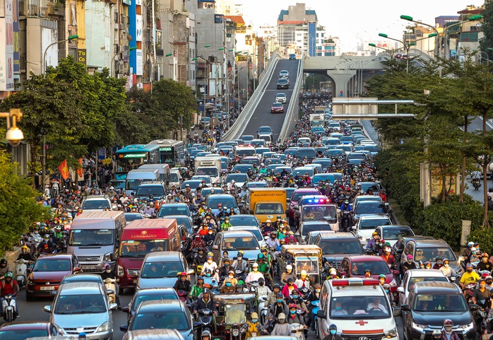 Hà Nội: Chôn chân trên tuyến đường vành đai 2 gần 9.500 tỉ đồng vừa thông xe - Ảnh 7.