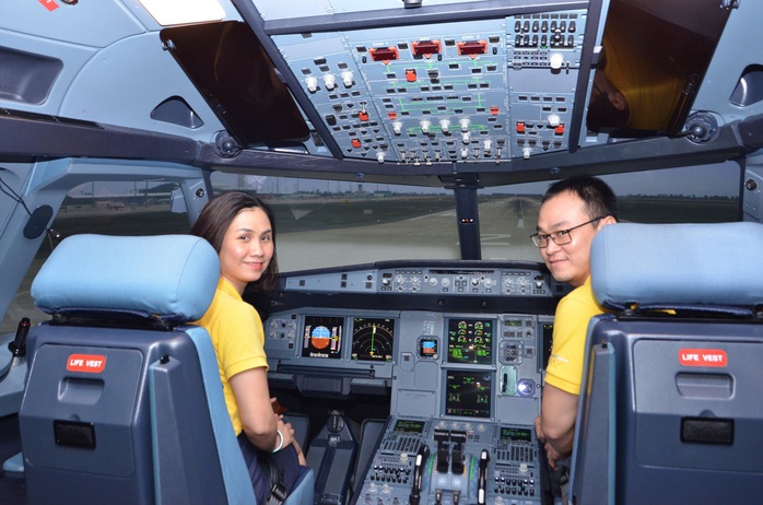 Lần đầu tiên Việt Nam có tour trải nghiệm làm phi công - Ảnh 4.
