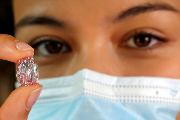 Viên kim cương hồng tím siêu đắt và dự báo cạn kiệt trong tương lai - Ảnh 1.