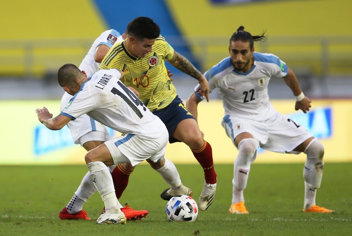 Cavani và Suarez ghi bàn, Uruguay thắng sốc Colombia vòng loại World Cup - Ảnh 1.