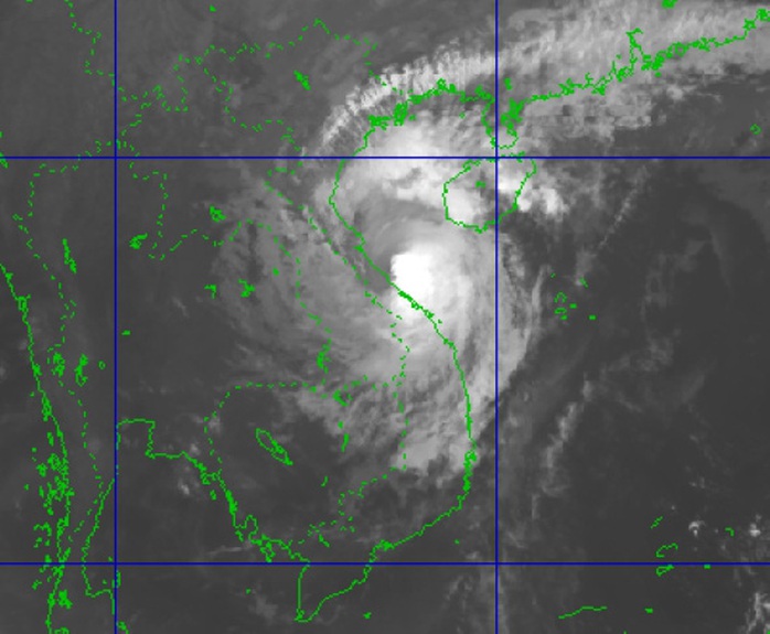 Tin khẩn cấp về bão số 13, miền Trung mưa lớn - Ảnh 2.