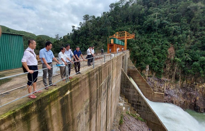 Thủy điện Thượng Nhật tích nước phát điện trái phép: Chủ đầu tư vi phạm, lý giải vòng vo - Ảnh 1.