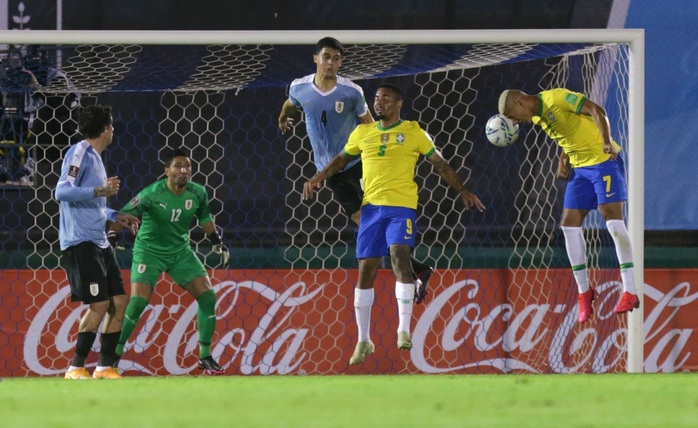 Cavani lãnh thẻ đỏ, Uruguay thua thảm Brazil  - Ảnh 3.