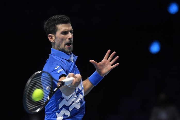 Djokovic gặp khó tại ATP Finals 2020 - Ảnh 1.