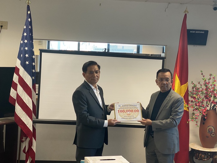Doanh nhân David Dương sẻ chia với đồng bào miền Trung - Ảnh 1. Doanh nhân David Dương sẻ chia với đồng bào miền Trung - Ảnh 1.