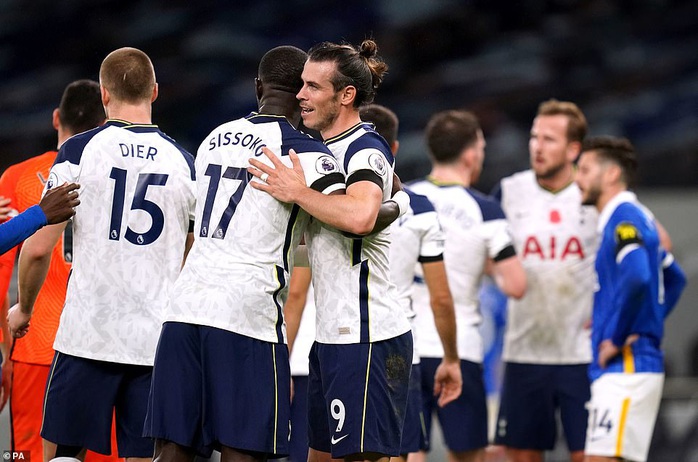 Siêu dự bị Gareth Bale tỏa sáng, Tottenham lên ngôi nhì Ngoại hạng - Ảnh 2.