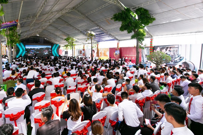 Liên minh 5F quyên góp 500 triệu đồng hỗ trợ miền Trung - Ảnh 1. Liên minh 5F quyên góp 500 triệu đồng hỗ trợ miền Trung - Ảnh 1.