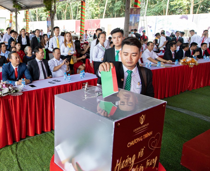 Liên minh 5F quyên góp 500 triệu đồng hỗ trợ miền Trung - Ảnh 5. Liên minh 5F quyên góp 500 triệu đồng hỗ trợ miền Trung - Ảnh 5.