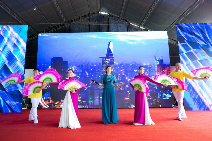 Liên minh 5F quyên góp 500 triệu đồng hỗ trợ miền Trung - Ảnh 6. Liên minh 5F quyên góp 500 triệu đồng hỗ trợ miền Trung - Ảnh 6.