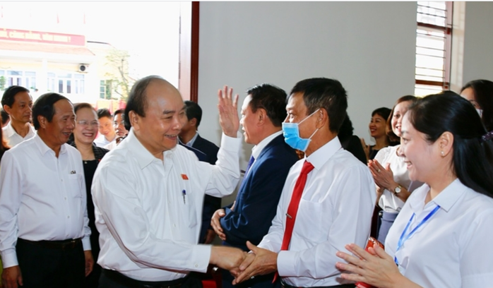 Thủ tướng Nguyễn Xuân Phúc tiếp xúc cử tri tại Hải Phòng - Ảnh 1.
