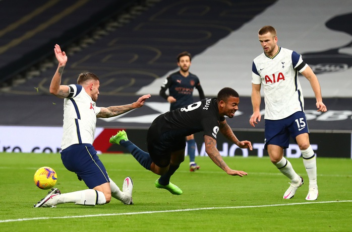 Son Heung-min lập công, Tottenham hạ Man City, lên đỉnh bảng Ngoại hạng Anh - Ảnh 2.