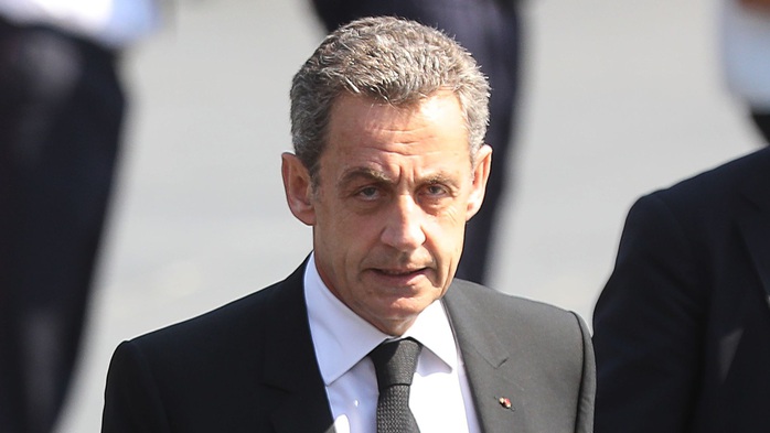 Cựu Tổng thống Pháp Sarkozy ra tòa vì tội tham nhũng trong chiến dịch tranh cử - Ảnh 1.