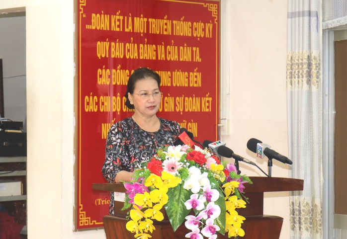 Chủ tịch Quốc hội Nguyễn Thị Kim Ngân tiếp xúc cử tri tại Cần Thơ - Ảnh 1.