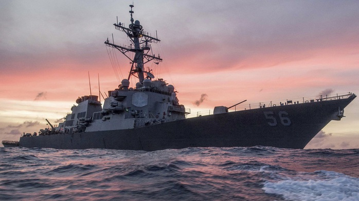 Mỹ phản ứng vụ tàu khu trục bị tàu chiến Nga dọa đâm - Ảnh 1.