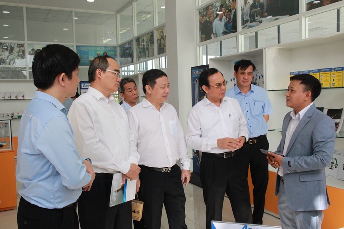 Bí thư Nguyễn Văn Nên chỉ đạo tháo gỡ vướng mắt tại Khu Công nghệ cao TP HCM - Ảnh 1.
