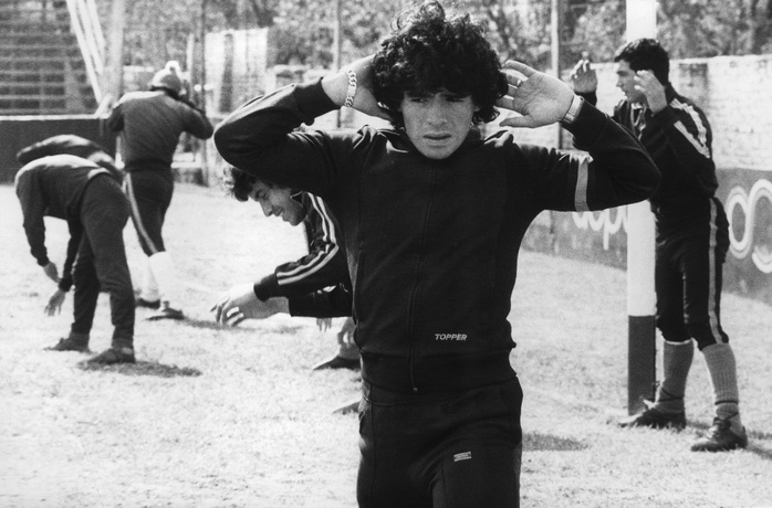 Cuộc đời Diego Armando Maradona qua những tấm ảnh để đời (1960-2020) - Ảnh 2.