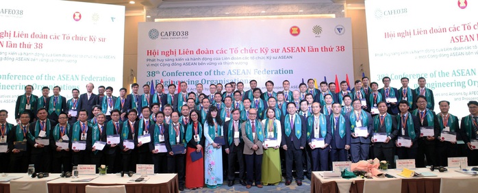 Thêm 44 kỹ sư của EVNHCMC đạt chứng chỉ ASEAN - Ảnh 1. Thêm 44 kỹ sư của EVNHCMC đạt chứng chỉ ASEAN - Ảnh 1.