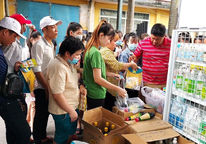 Chăm lo công nhân bị ảnh hưởng bởi dịch Covid-19 - Ảnh 1.