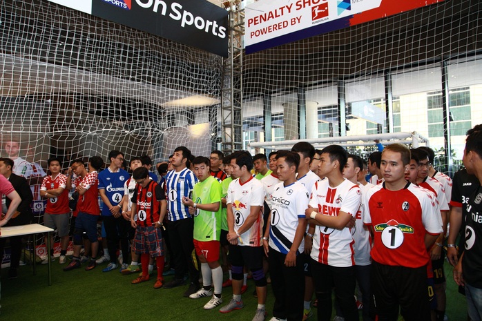 Không khí sôi động tại cuộc thi Bundesliga Penalty Shoot-out - Ảnh 3.