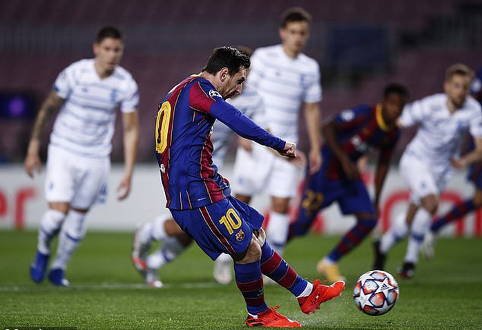Sốc với thu nhập không tưởng của Messi ở Barcelona - Ảnh 3.