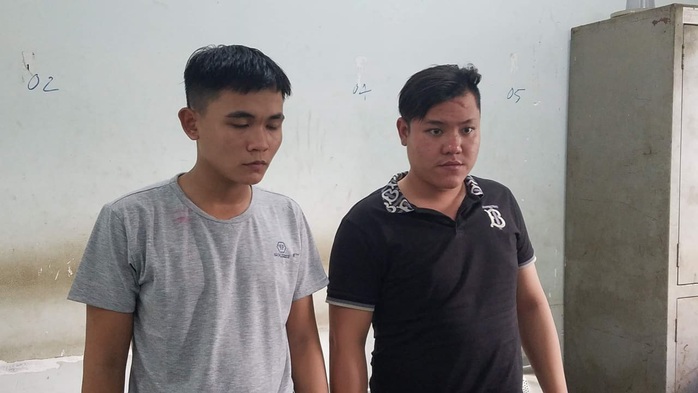 Bắt giữ 2 kẻ dùng ba chĩa truy sát người đàn ông ở Bình Tân - Ảnh 1.