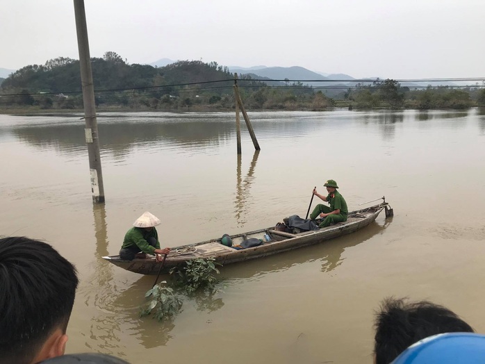 Tìm thấy thi thể thanh niên mất tích khi qua đường ngập nước - Ảnh 1.