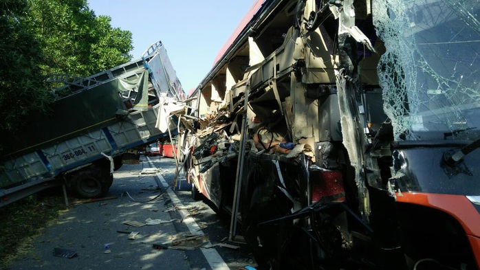 Tai nạn ở cao tốc Pháp Vân - Cầu Giẽ, 4 người bị thương - Ảnh 1.