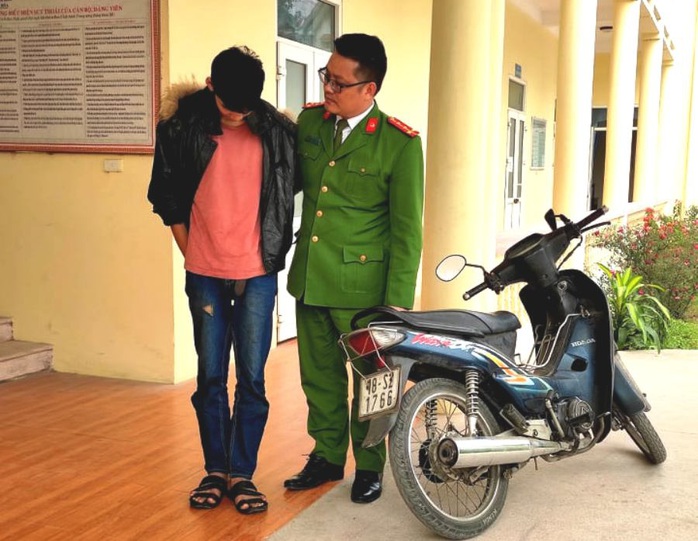 Thiếu niên chém người, cướp tài sản ở Hà Nội rồi trốn về Thanh Hóa - Ảnh 1.
