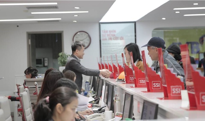 Đại gia chứng khoán được 9 ngân hàng nước ngoài cho vay 2.000 tỉ đồng - Ảnh 1. Đại gia chứng khoán được 9 ngân hàng nước ngoài cho vay 2.000 tỉ đồng - Ảnh 1.