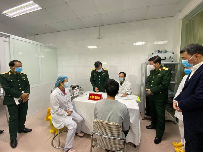 Cận cảnh: Người Việt đầu tiên tiêm thử nghiệm vắc-xin Covid-19 Nano Covax - Ảnh 5.