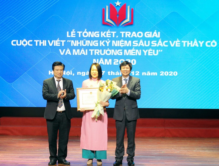 Nữ giảng viên Học viện Chính trị CAND giành giải nhất cuộc thi viết về thầy cô, mái trường - Ảnh 1.