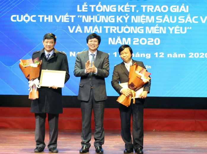 Nữ giảng viên Học viện Chính trị CAND giành giải nhất cuộc thi viết về thầy cô, mái trường - Ảnh 2.