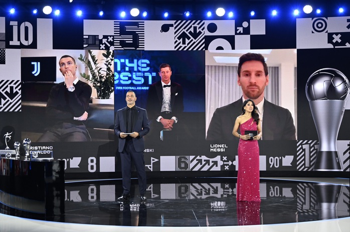 FIFA The Best 2020: Đánh bại Ronaldo và Messi, Lewandowski lên đỉnh thế giới - Ảnh 2.