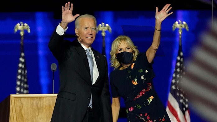 Vì sao ông Biden và bà Harris không tiêm vắc-xin Covid-19 cùng lúc? - Ảnh 1.