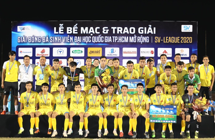 Cựu trợ lí trọng tài FIFA đưa Trường Đại học Cần Thơ đăng quang SV-League 2020 - Ảnh 2.