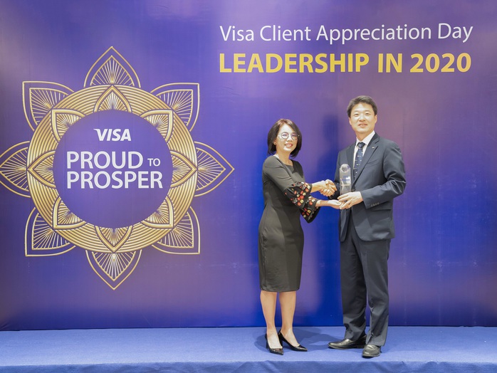 Ngân hàng Shinhan nhận 3 giải thưởng danh giá từ VISA - Ảnh 1. Ngân hàng Shinhan nhận 3 giải thưởng danh giá từ VISA - Ảnh 1.
