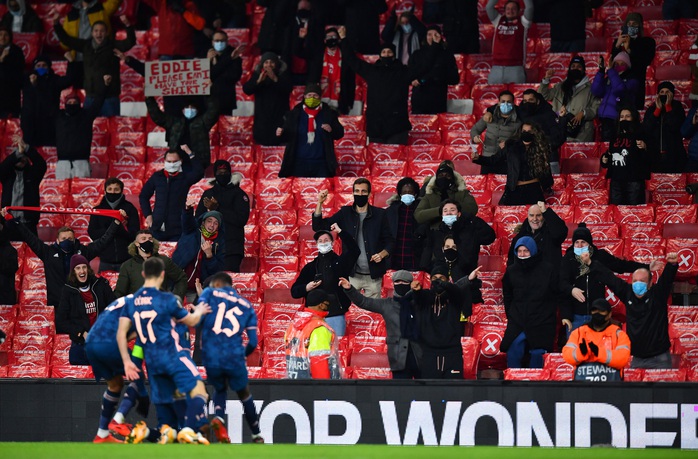 2.000 khán giả tiếp lửa, Arsenal gây sốc với trận thắng thứ 5 Europa League - Ảnh 7.