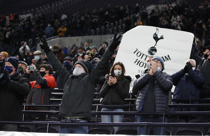 Son Heung-min - Harry Kane tỏa sáng, Tottenham đoạt lại ngôi đầu Ngoại hạng Anh - Ảnh 1.