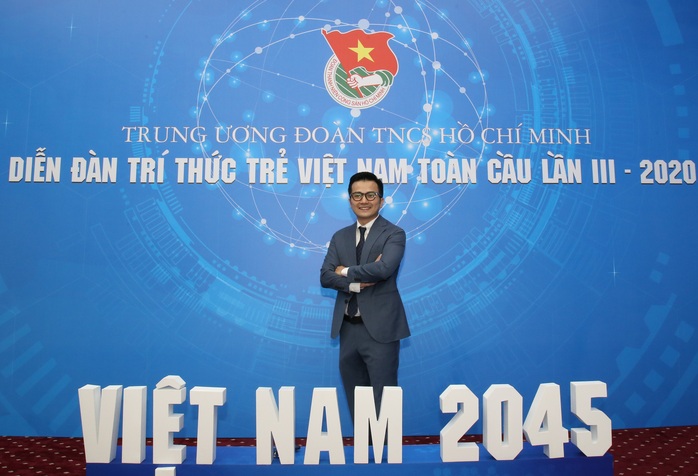 PGS-TS Trần Xuân Bách nhận giải thưởng Noam Chomsky - Ảnh 2.