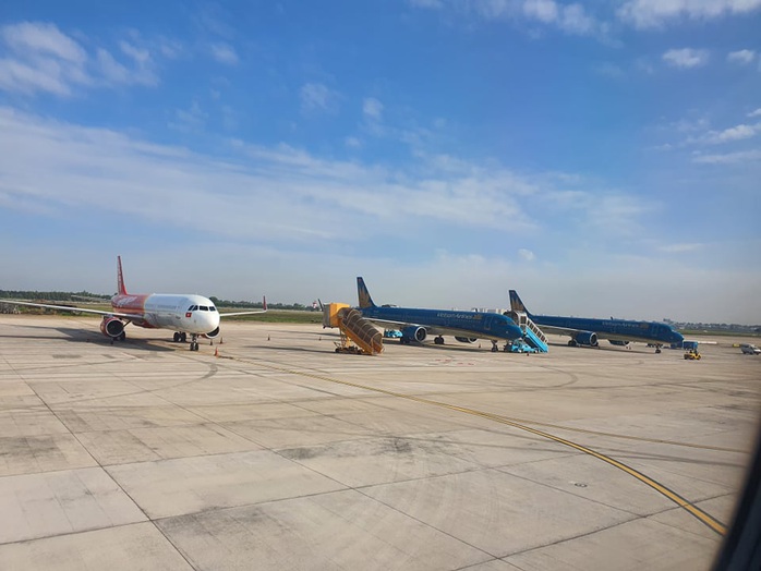 Sửa xong sân bay Tân Sơn Nhất trước Tết Nguyên Đán 2021 - Ảnh 1.