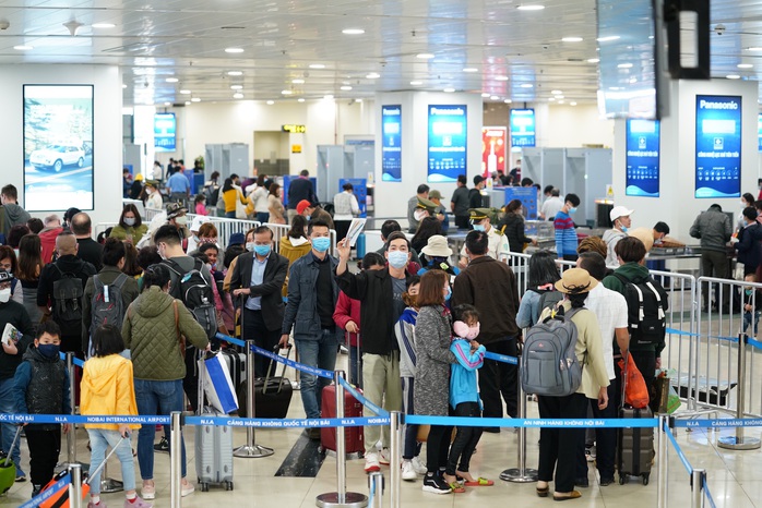 Các đường bay Hồng Kông, Ma Cao và Đài Loan vẫn khai thác bình thường - Ảnh 1.