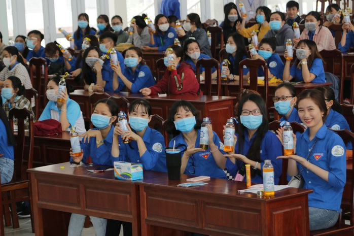 Phòng chống Covid-19: Sức khỏe mới quan trọng, nghỉ học hay đi học lăn tăn làm gì! - Ảnh 1.